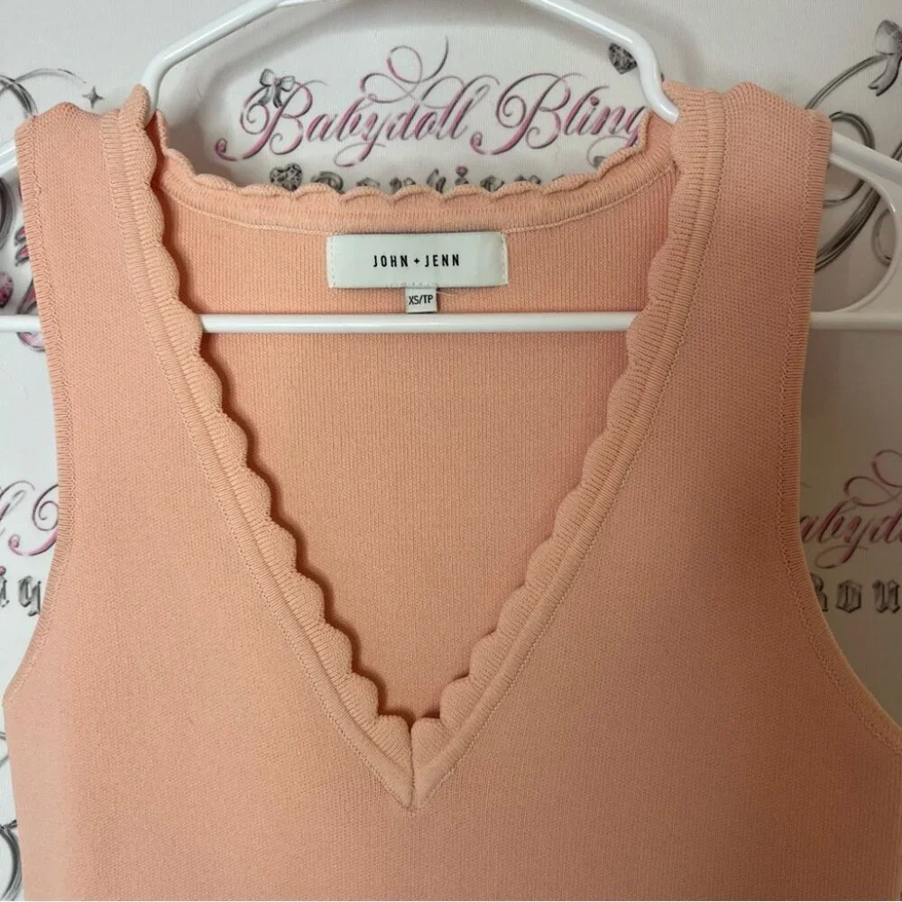John + Jenn dress Peach Scalloped Mini Dress thick flattering fabric light - Picture 3 of 6